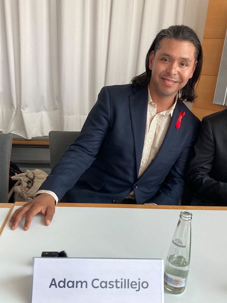 Der «Londoner Patient» Adam Castillejo wirbt für mehr Anstrengungen zu einer Heilung - © Sabine Dobel/dpa