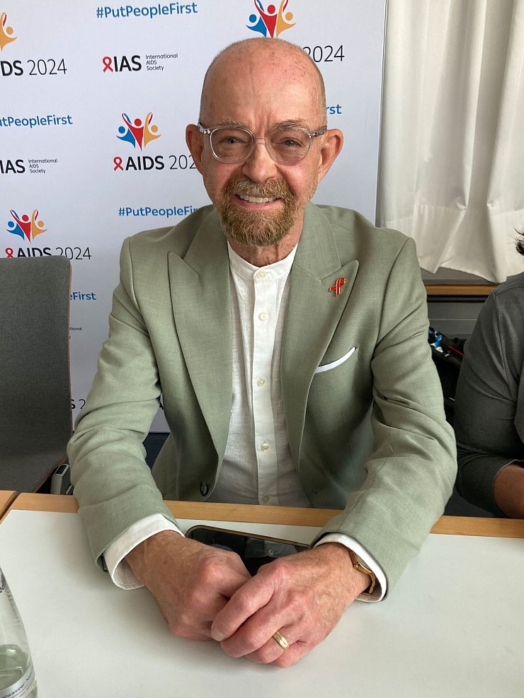 Paul Edmonds lebte 30 Jahre mit HIV ehe er geheilt wurde - © Sabine Dobel/dpa