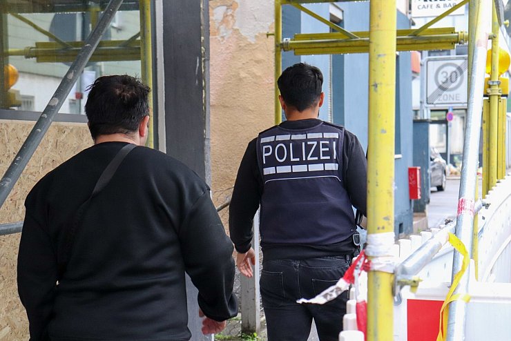 In einer Bar in Göppingen wurde geschossen, die Fahndungen laufen auf Hochtouren. - © Christian Wiediger/onw-images/dpa