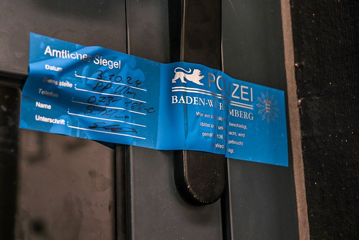 Die Polizei fahndet weiter nach dem Verdächtigen, der in einer Bar in Göppingen geschossen haben soll. - © Christian Wiediger/onw-images/dpa