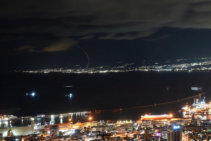 Israels Luftwaffe hat nach eigenen Angaben in der Nacht eine Rakete aus dem Jemen abgefangen. (Archivbild) - © Francisco Seco/AP