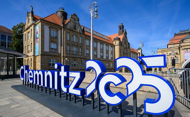 Die Kunstsammlungen am Theaterplatz in Chemnitz zeigen im Kulturhauptstadtjahr eine große Ausstellung zum Künstler Edvard Munch. - © Hendrik Schmidt/dpa