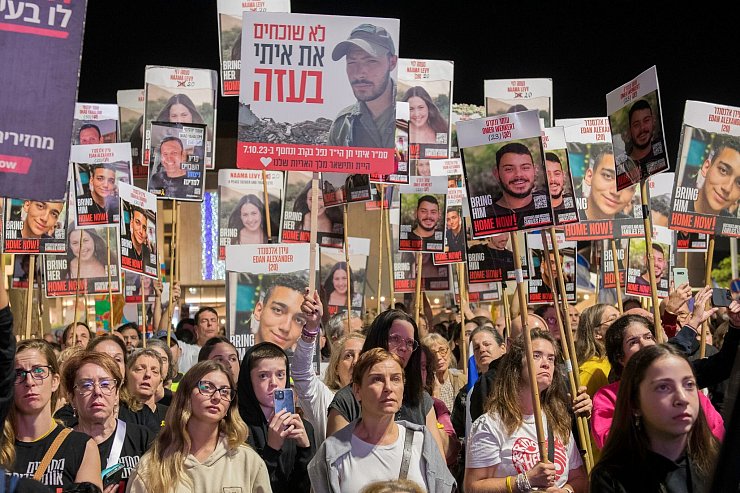 Rund 100 Geiseln befinden sich noch immer in der Gewalt der Hamas. - © Israel Hadari/ZUMA Press Wire/dpa