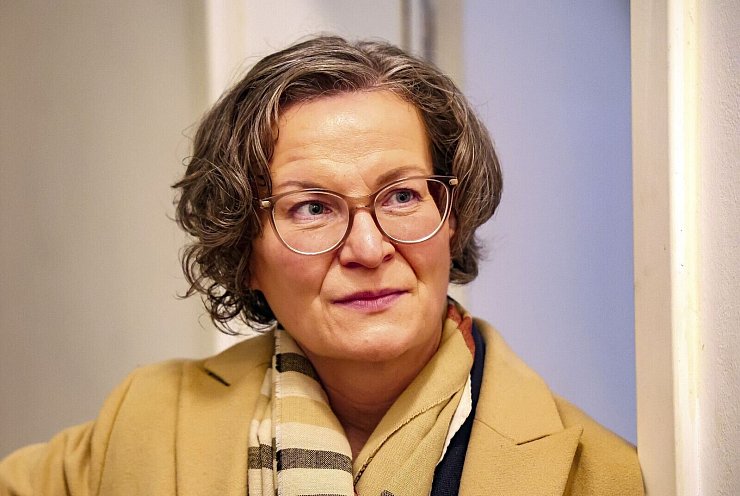 Bauministerin Ina Scharrenbach machte sich selbst ein Bild von der Situation. - © Gianni Gattus/dpa