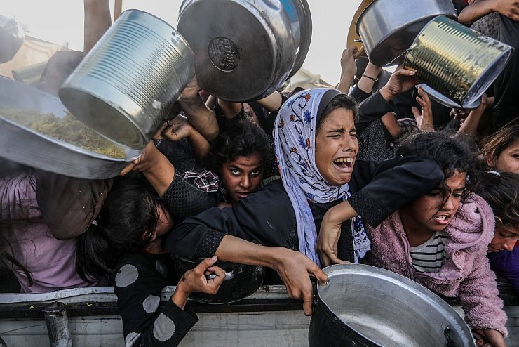 Das Auswärtige Amt in Berlin rief Israel auf, mehr Hilfen für die Menschen im umkämpften Gazastreifen zu ermöglichen. (Archivbild) - © Abed Rahim Khatib/dpa
