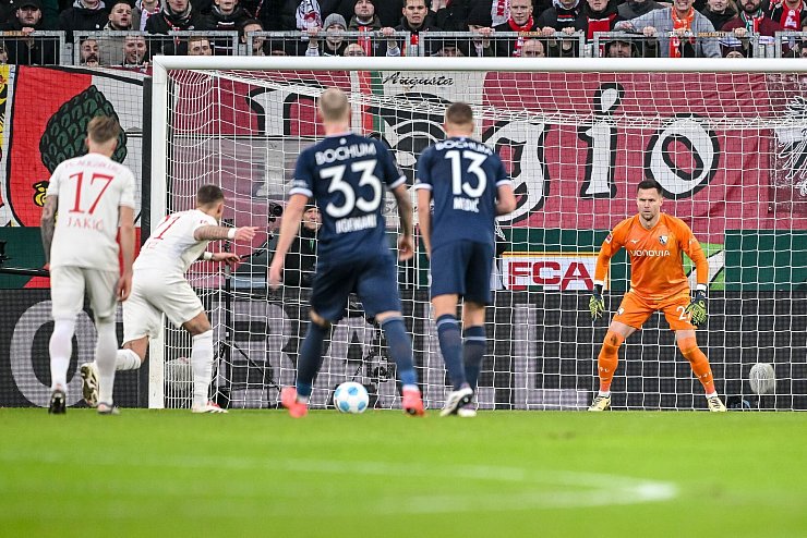 Phillip Tietz (2.v.l.) trifft zum 1:0. - © Harry Langer/dpa