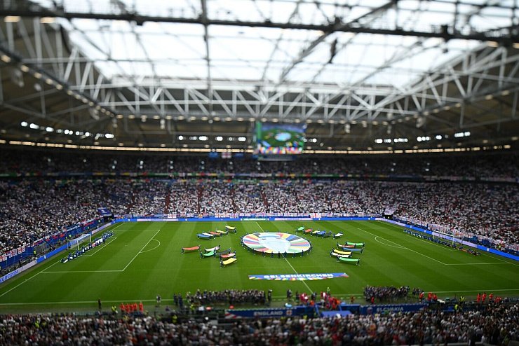 Die Fußball-EM 2024 in Deutschland hat nicht nur Spaß mit sich gebracht - sondern auch enorme Kosten. (Symbolbild) - © Fabian Strauch/dpa