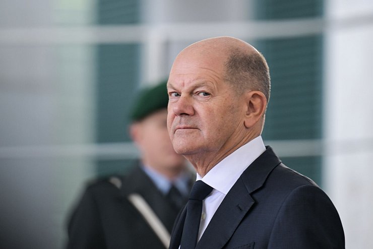 Kanzler Scholz ist besorgt um die Zukunft seines Bündnisses. - © Hannes P. Albert/dpa