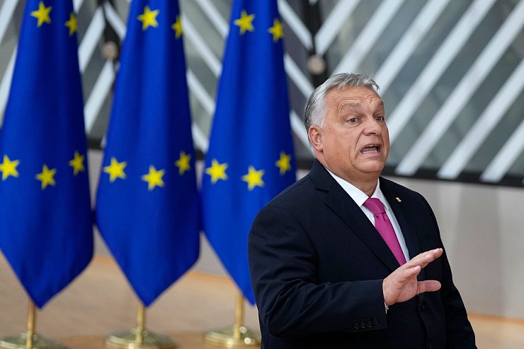 Der ungarische Ministerpräsident Viktor Orban findet, dass die EU zu Unrecht für sein Land vorgesehene Gelder eingefroren hat. - © Virginia Mayo/AP
