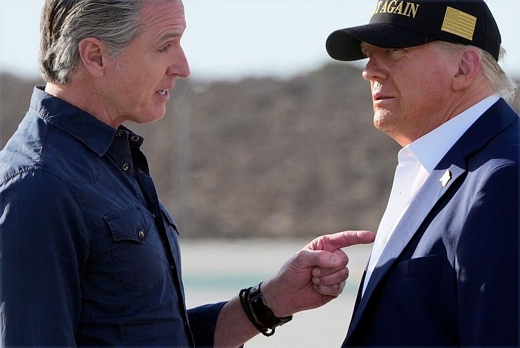Kaliforniens Gouverneur Gavin Newsom ist ein profilierter Gegner Donald Trumps. - © Mark Schiefelbein/AP/dpa