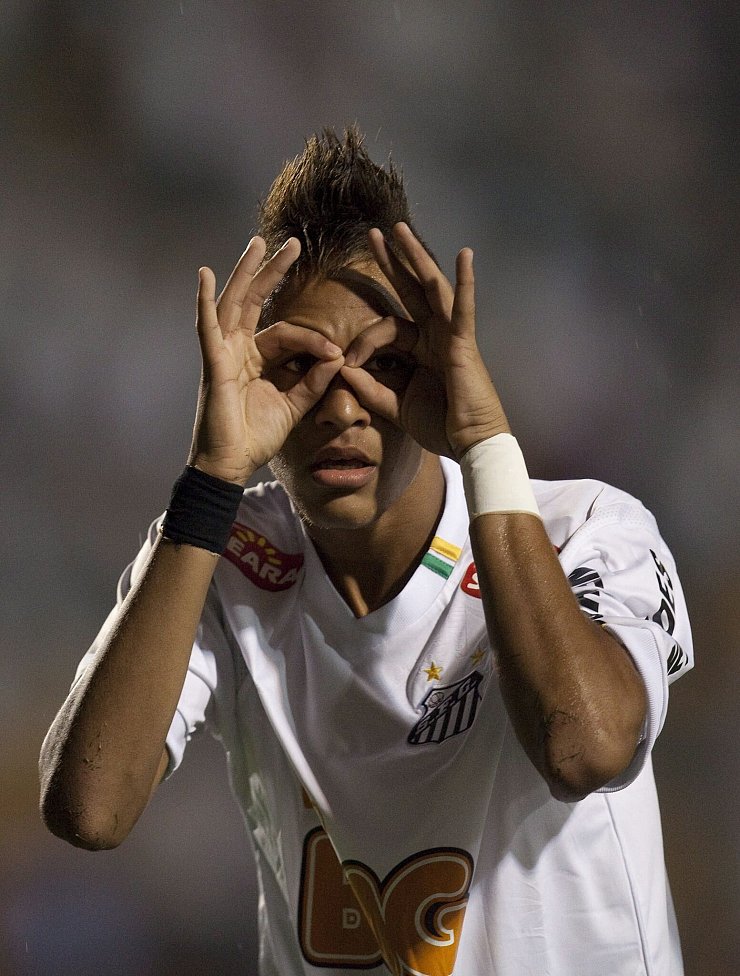 Er will wieder zurück zum FC Santos - © picture alliance / dpa