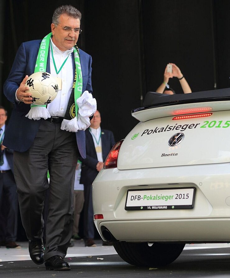Neu im Vorstand von Real Madrid: Der frühere Wolfsburger Aufsichtsrats-Chef Francisco Garcia Sanz. - © picture alliance / Jens Wolf/dpa