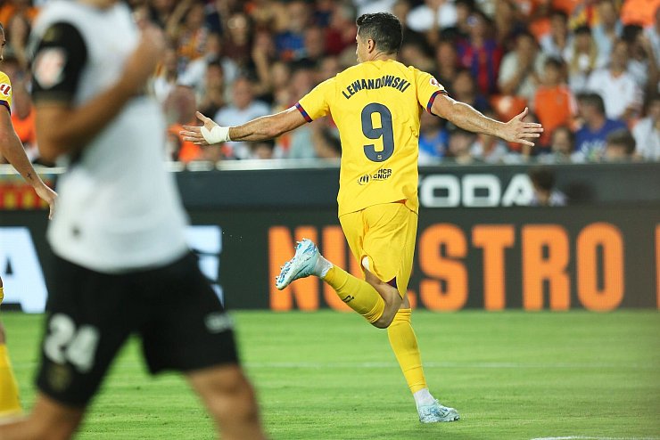 Robert Lewandowski erzielte beide Treffer f&uuml;r den FC Barcelona. - &copy; Alberto Saiz/AP