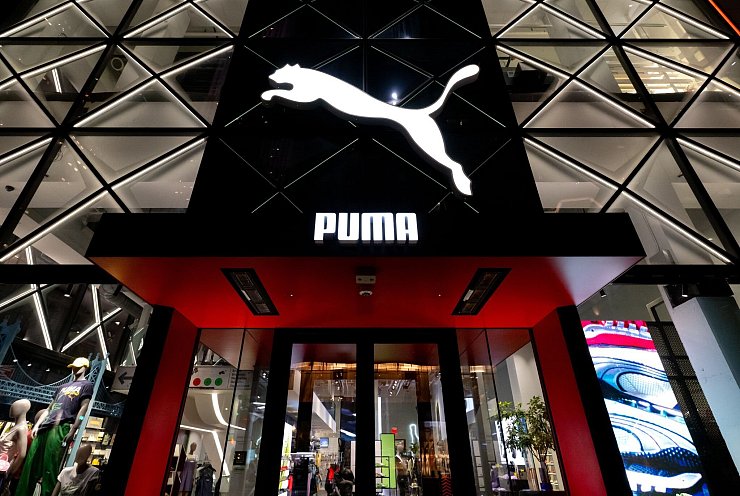 Die US-Zölle wirken sich massiv auf das Geschäft der Sportartikelbranche aus. Aber dazu kommt, dass Pumas ausgetüftelte Markenstrategie nicht zündet. - © Sven Hoppe/dpa