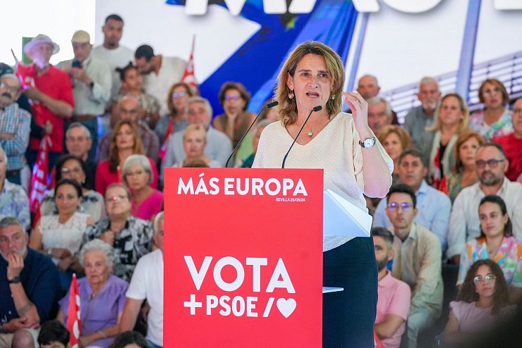 Soll die Wettbewerbsfähigkeit der Wirtschaft stärken: die Spanierin Teresa Ribera. (Archivbild) - © Francisco J. Olmo/EUROPA PRESS/dpa