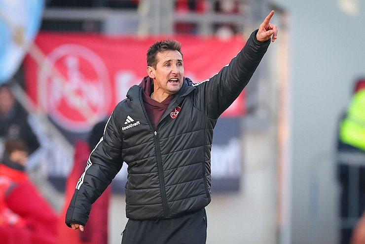 Es geht weiter nach oben für Miroslav Klose. - © Daniel Karmann/dpa