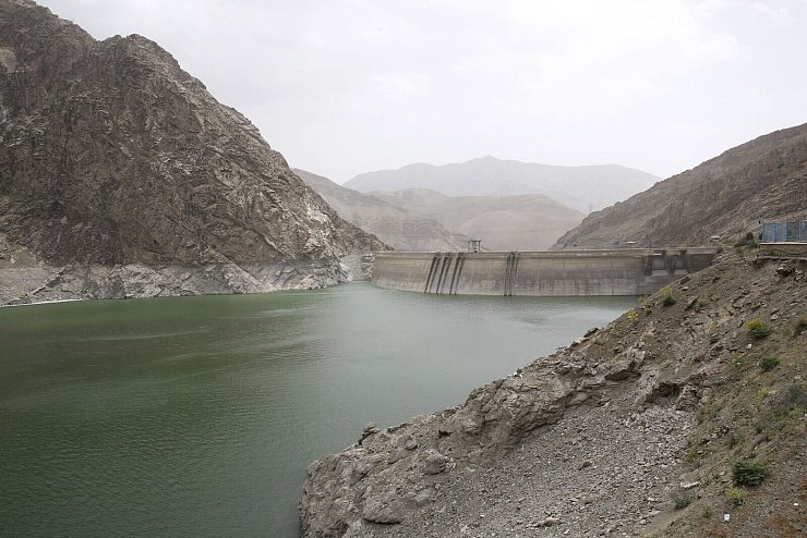 Die Wasserversorgung der Millionenmetropole Teheran ist durch knappe Pegelstände an den Staudämmen gefährdet. (Archivbild) - © -/dpa