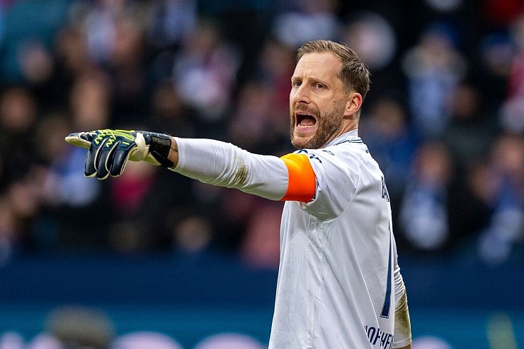Hoffenheims Oliver Baumann stand nach über einem Monat Ausfall wieder zwischen den Pfosten. - © David Inderlied/dpa