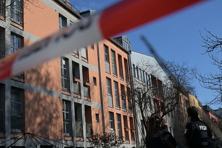 Anwohner müssen wegen eines «sprengstoffverdächtigen Gegenstandes» ihre Häuser verlassen. - © Michael Bahlo/dpa