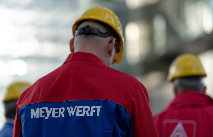 Rund 7.000 Menschen arbeiten für die Meyer Gruppe. - © Izabella Mittwollen/dpa