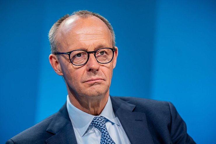 Auch der designierte Bundeskanzler und CDU-Chef Friedrich Merz nahm an dem Parteitag teil. (Archivbild) - © Michael Kappeler/dpa