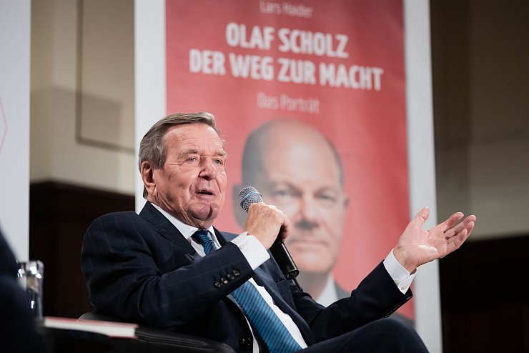 Altkanzler Gerhard Schröder warnt davor, Scholz zu «demontieren». (Archivbild) - © Christoph Soeder/dpa