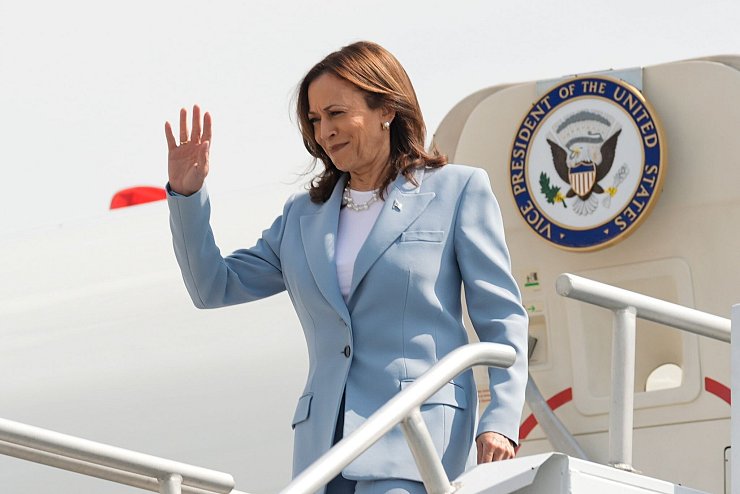 Vizepräsidentin Kamala Harris wirft Trump «Spaltung» und «Respektlosigkeit» vor. (Archivbild) - © John Bazemore/AP