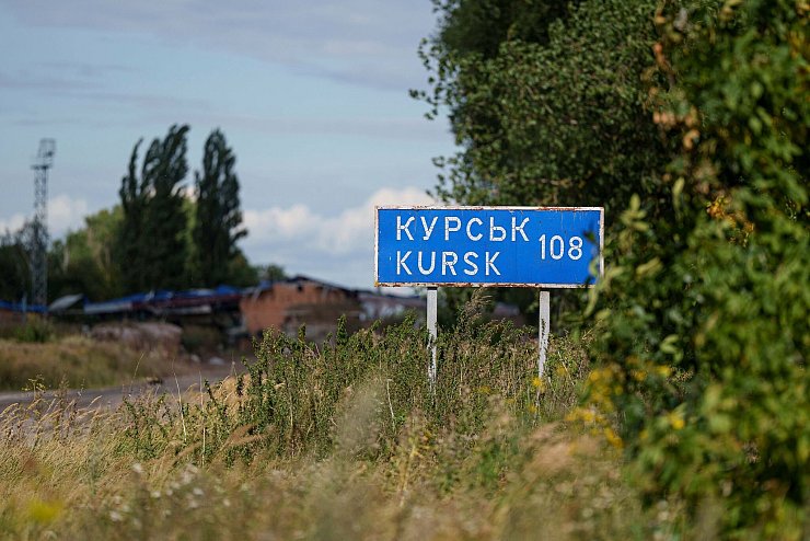 Schwere Kämpfe sind bei Kursk entbrannt. (Archivbild) - © Evgeniy Maloletka/AP/dpa