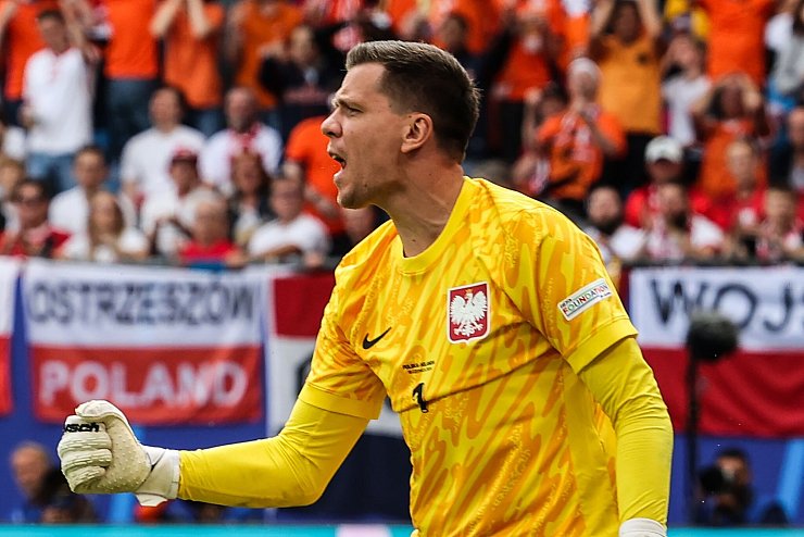 Torwart Wojciech Szczesny schließt eine Rückkehr aus dem Ruhestand für den FC Barcelona nicht aus. - © Jens Büttner/dpa