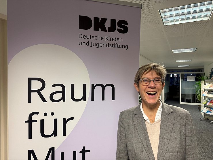 AKK engagiert sich vielfältig in verschiedenen Ehrenämtern - © Birgit Reichert/dpa