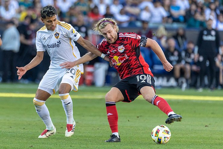 Emil Forsberg vergab kurz vor Schluss die Chance zum 2:2 mit einem Pfostentreffer. - © Ringo Chiu/ZUMA Press Wire/dpa