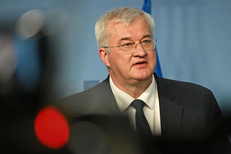 Der ukrainische Außenminister Andrij Sybiha sieht bei Russland kein Bemühen zum Einhalten der eigens verkündeten Waffenruhe. (Archivbild) - © Anna Ross/dpa