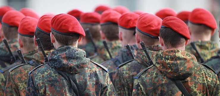 Würde auch Deutschland Truppen schicken? Auf diese Frage gibt es bislang keine klare Antwort. (Archivbild) - © Jens Wolf/dpa