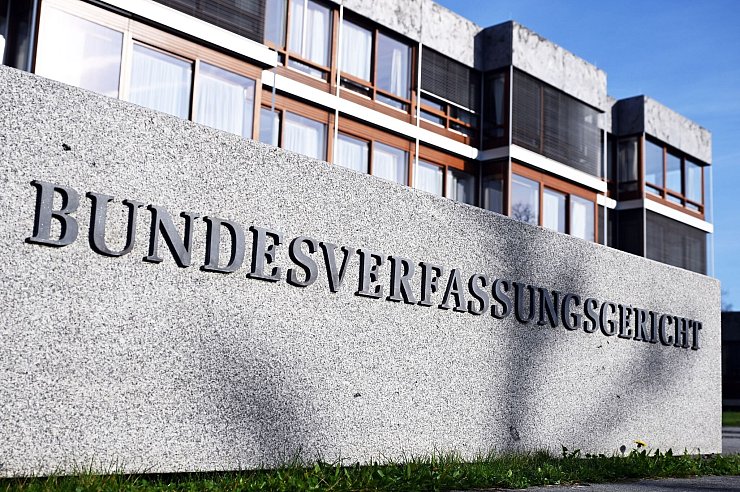 Unter welchen Umständen ist die Vertrauensfrage gerechtfertigt? Das Bundesverfassungsgericht hat mehrfach geurteilt. (Archivbild) - © Uli Deck/dpa