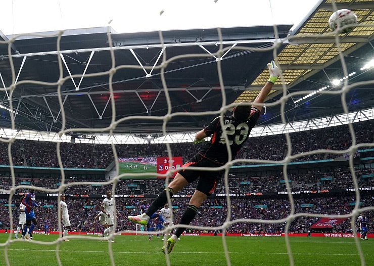 Ein Distanzschuss von Eberechi Eze brachte die 1:0-Führung für Crystal Palace. - © Nick Potts/PA Wire/dpa