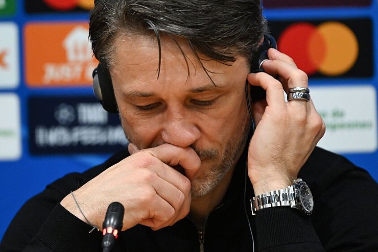 Schwere Tage für Niko Kovac, hier nach dem Dortmunder 0:4 in Barcelona. - © Federico Gambarini/dpa