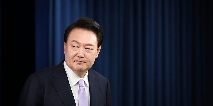Ein Bezirksgericht in Seoul hat laut Yonhap den Haftbefehl gegen Yoon verlängert. (Archivbild) - © KIM HONG-JI/Pool Reuters/AP/dpa