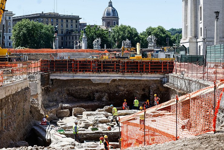 Die Piazza Pia wird vor dem «Heiligen Jahr» 2025 umgebaut. - © Cecilia Fabiano/LaPresse via ZUMA Press/dpa