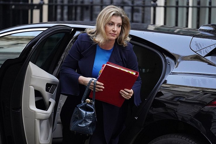 Penny Mordaunt trifft zu einer Kabinettssitzung in der Downing Street ein. - © Tejas Sandhu/SOPA Images via ZUMA Press Wire/dpa