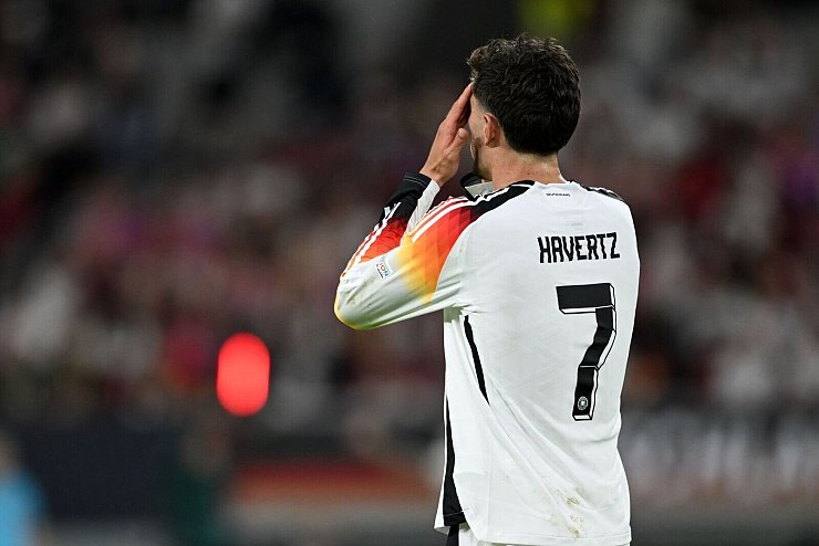 Aus dem Spiel heraus traf Havertz nicht ins Tor. - © Fabian Strauch/dpa