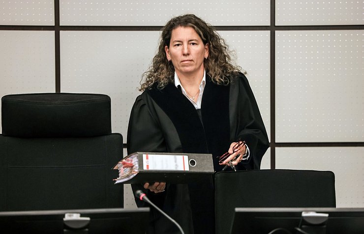 Richterin Birgit Neubert im Prozess um die Schumacher-Erpressung. - © Oliver Berg/dpa