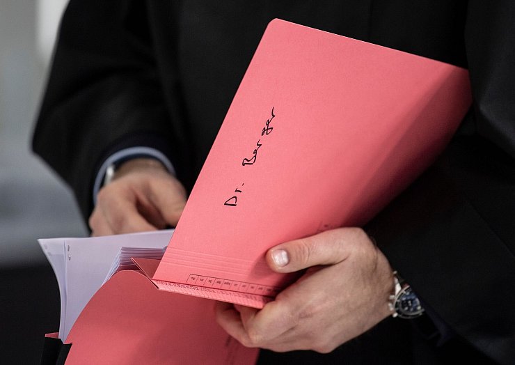 Berger gilt als Wegbereiter für die Cum-Ex-Aktiendeals in Deutschland, mit denen der Staat um Milliarden Euro geprellt wurde (Archivbild). - © Boris Roessler/dpa