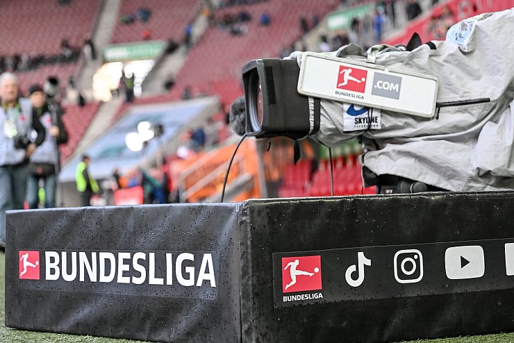 Die DFL schüttet rund 1,2 Milliarden Euro pro Jahr an die Clubs aus. - © Harry Langer/dpa