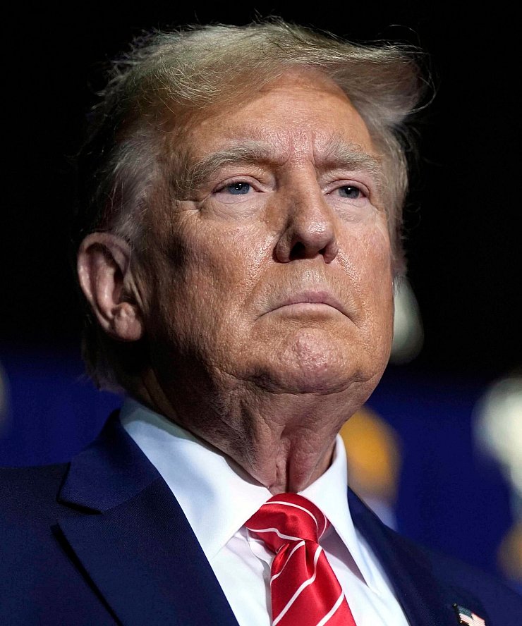 Trump dürfte bereits Routine bei Präsidentschaftsdebatten haben. (Archivbild) - © Mike Stewart/AP/dpa