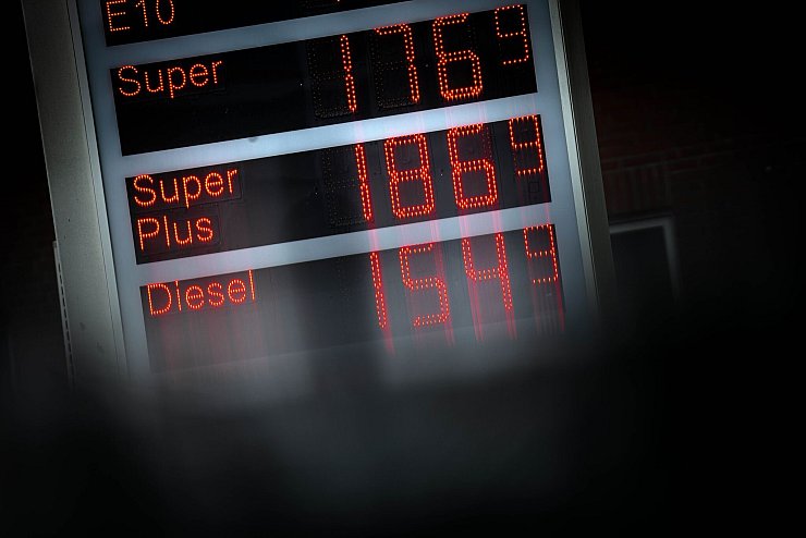 Bei den Energiepreisen gab es zuletzt etwas Entspannung im Vergleich zum Vorjahr. (Symbolbild) - © Sina Schuldt/dpa