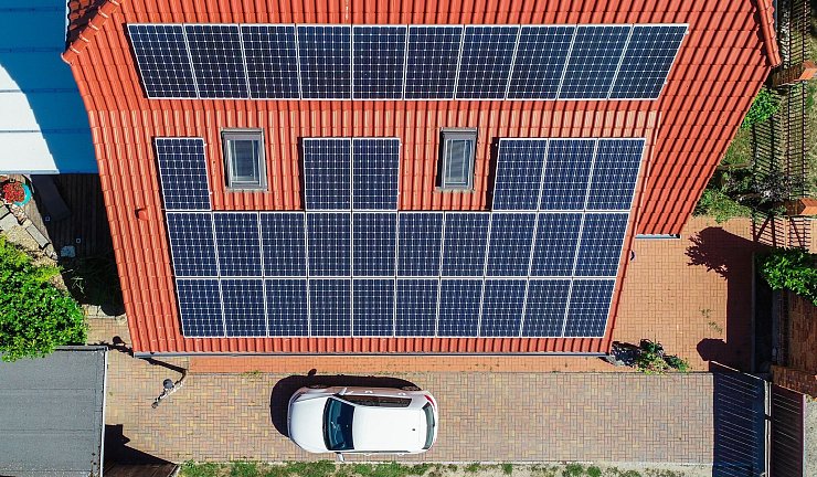 Dezentrale Stromspeicher in Privathaushalten und E-Autos könnten in der Energiewende wichtig werden. - © Patrick Pleul/dpa-Zentralbild/dpa