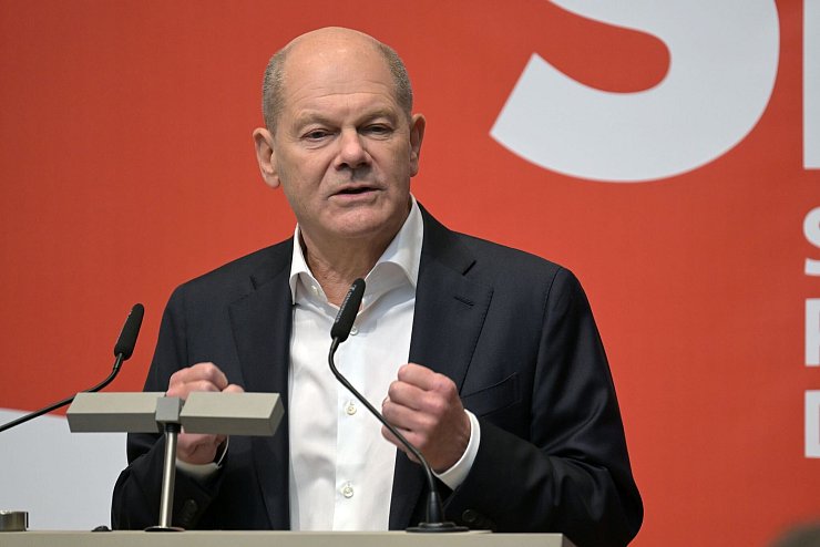 Bundeskanzler Scholz hat Hilfe beim Wiederaufbau Syriens versprochen. (Archivbild) - © Michael Bahlo/dpa