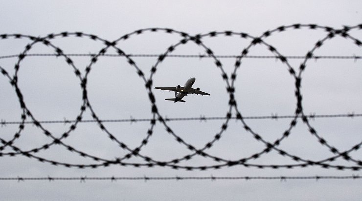 Kommt es zu weiteren Abschiebeflügen nach Afghanistan oder Syrien? (Archivfoto) - © Julian Stratenschulte/dpa
