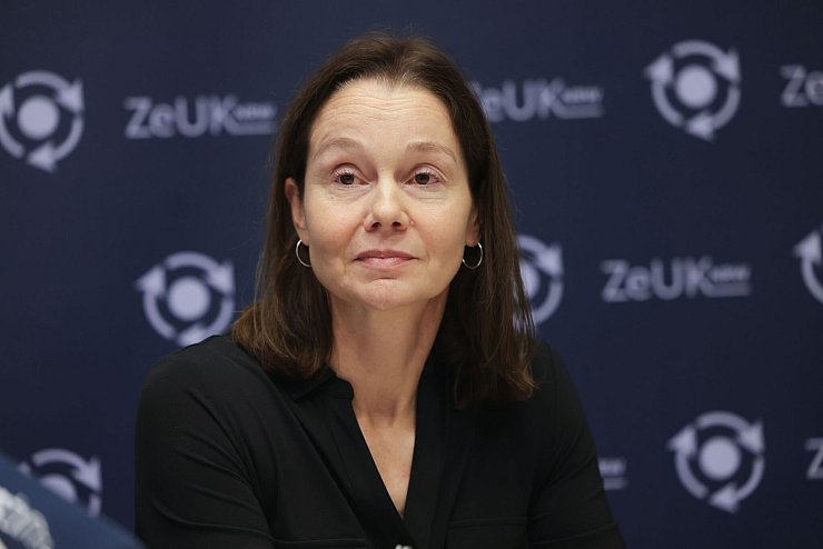 Oberstaatsanwältin Britta Affeldt leitet die bundesweit erste Zentralstelle gegen Umweltkriminalität. - © Oliver Berg/dpa