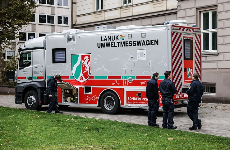 Der Umweltmesswagen kann vor Ort gerichtsfeste Proben sichern. - © Oliver Berg/dpa